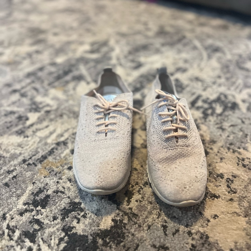 Cole Haan Women’s Zero Grand Sz 8 and light pink sparkle